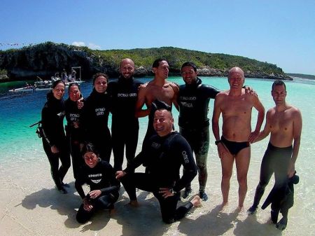 stage Bahamas Blue Hole